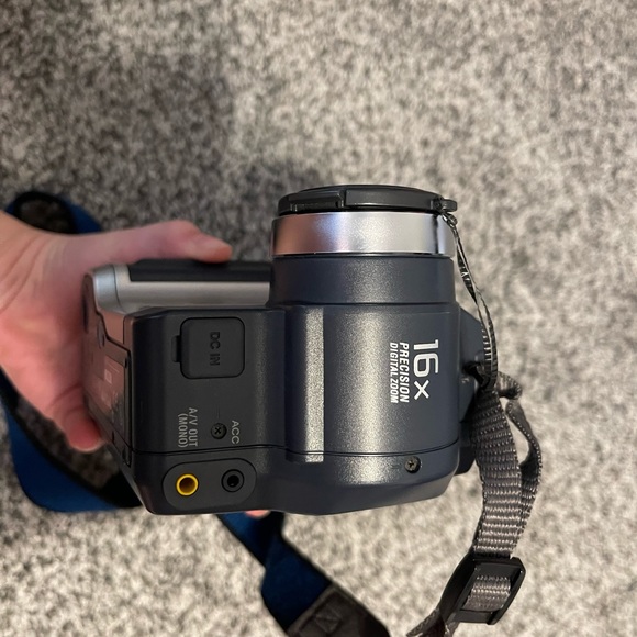 Vintage Sony FD Mavica Camera - Picture 7 of 8